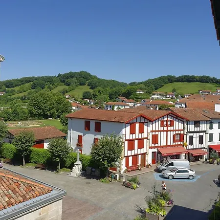 Logis De La Nivelle Hotel