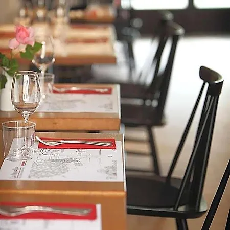 Logis De La Nivelle Hotel