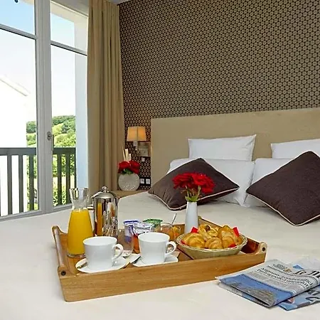 Hotel Logis De La Nivelle 3*