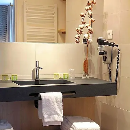 Hotel Logis De La Nivelle Saint-Pee-sur-Nivelle