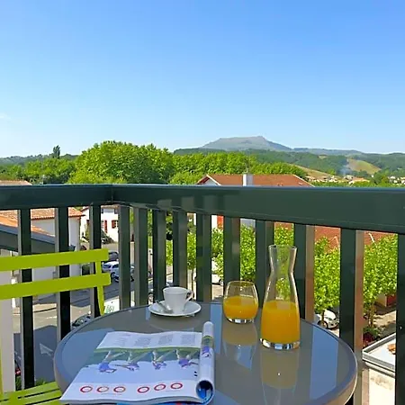 Hotel Logis De La Nivelle
