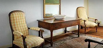 Logis De La Nivelle 3*