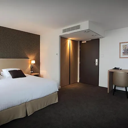 Hotel Logis De La Nivelle 3*