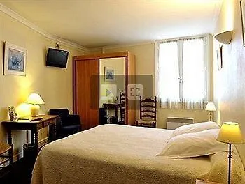 Logis De La Nivelle 3*