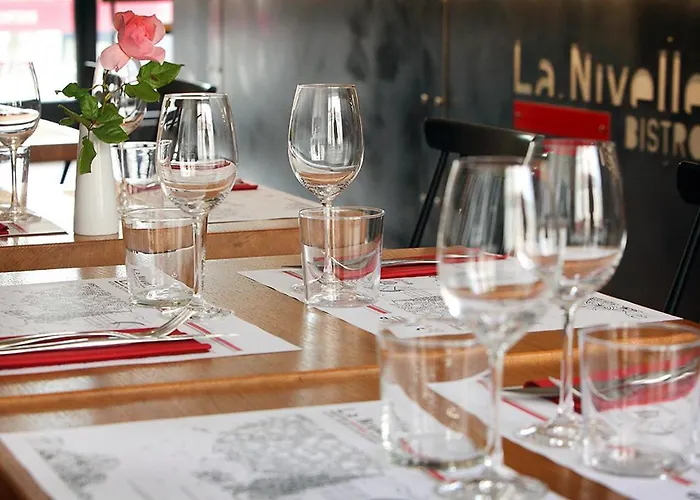 호텔 Logis De La Nivelle 3*