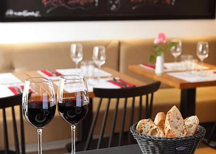 호텔 Logis De La Nivelle 3*